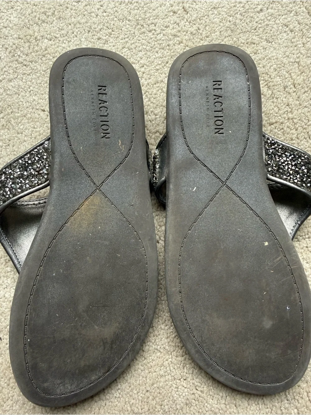 Vintage Kenneth Cole Reaction Women's Black Glitter Thong Sandals